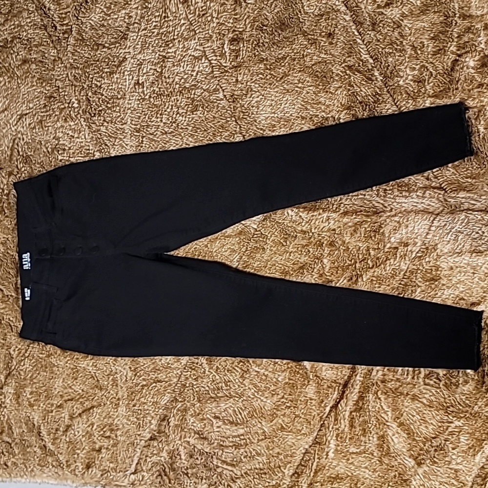 A. N. A high-rise jegging